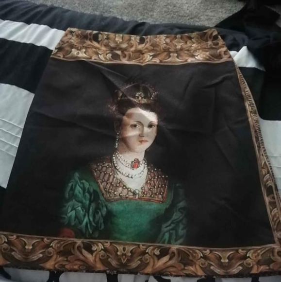 Royal Queen Blouse With Matching Skirt - Picture 4 of 4